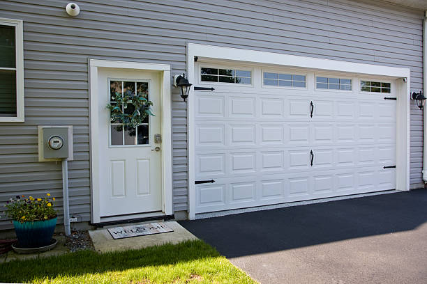24/7 Emergency Garage Door Panel Replacement experts in Shippensburg, PA